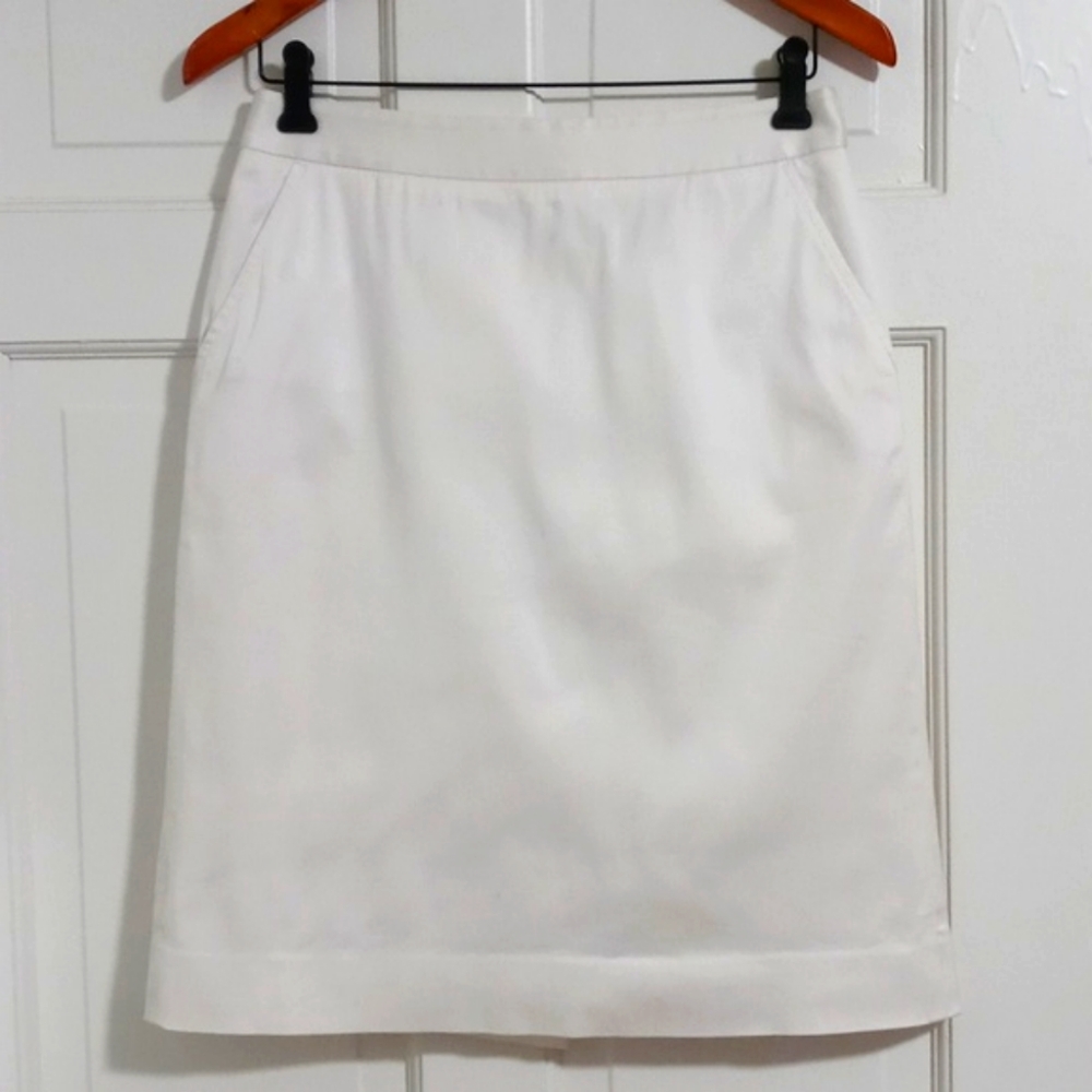 🤍VTG 2000s Tory Burch🤍 - White Stretch A-Line Skirt
